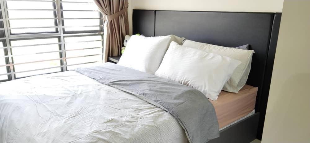 Arc Austin Hill Apartment Johor Bahru Esterno foto