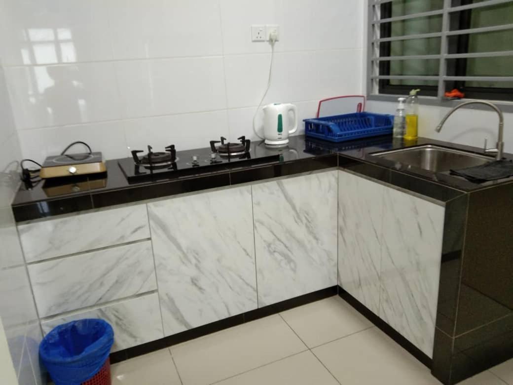 Arc Austin Hill Apartment Johor Bahru Esterno foto