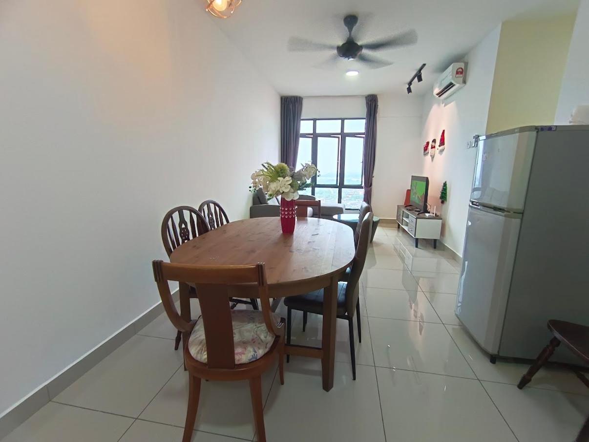 Arc Austin Hill Apartment Johor Bahru Esterno foto